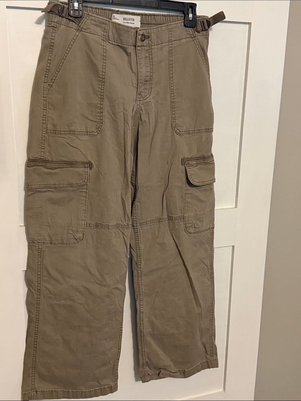 Hollister Women’s Olive Cargo Pants
